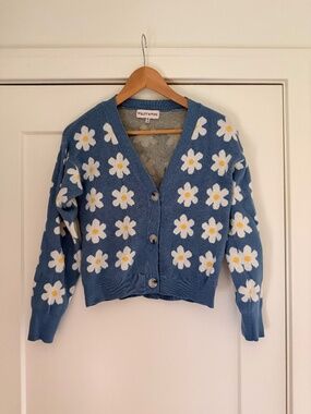 Willow and Wind Medium Blue Daisy print button cardigan sweater